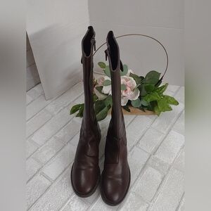 Elegant Brown Leather Women's Boots